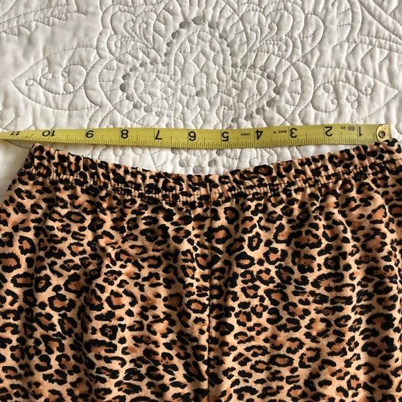 Smokin’ Hot Leopard Leggins Animal Print - Picture 6 of 8